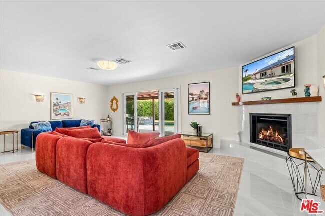 Foto del edificio - 2011 N San Antonio Rd