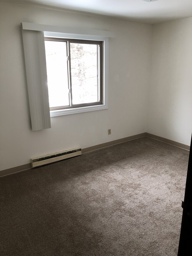 Building Photo - Riverview Apartments