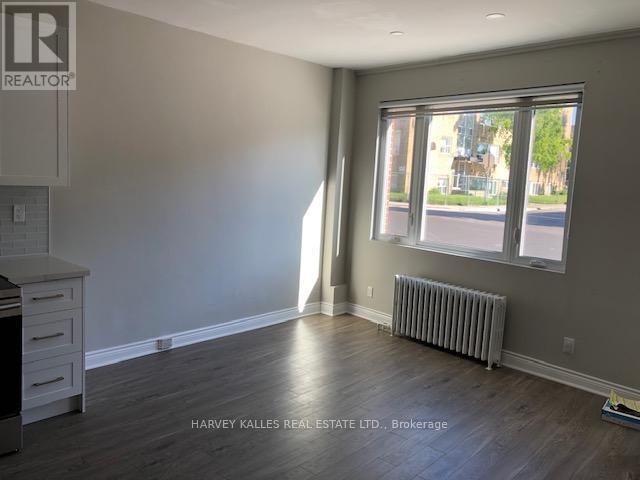 Photo du bâtiment - 647-647 Vaughan Rd