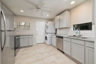 Building Photo - 214 Benita St