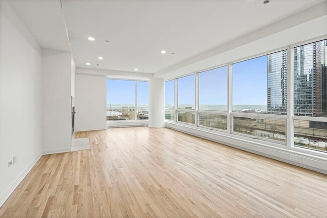 Foto del edificio - 415 E North Water St