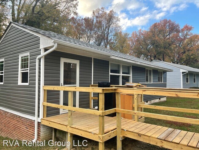 Building Photo - 3 br, 1 bath House - 4214 Fayette Cir