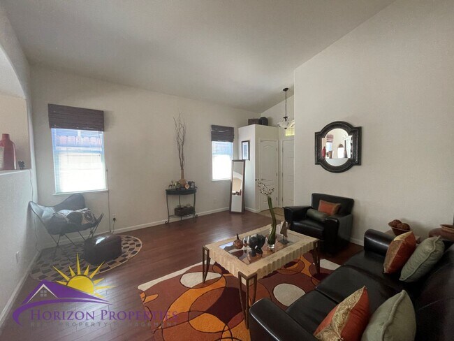 Foto del edificio - Beautiful Folsom! 3 Bed 2 Bath 1,468 Sq. Ft. Empire Ranch Home in Folsom