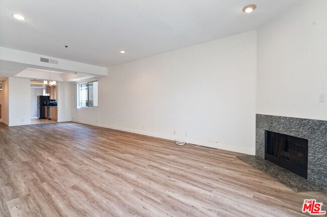 Building Photo - 1240 Amherst Ave