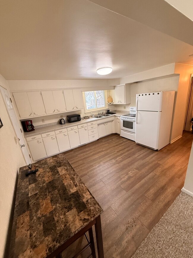 Foto del edificio - 310 Poplar St