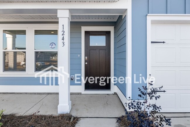 Building Photo - 1243 English Oaks St