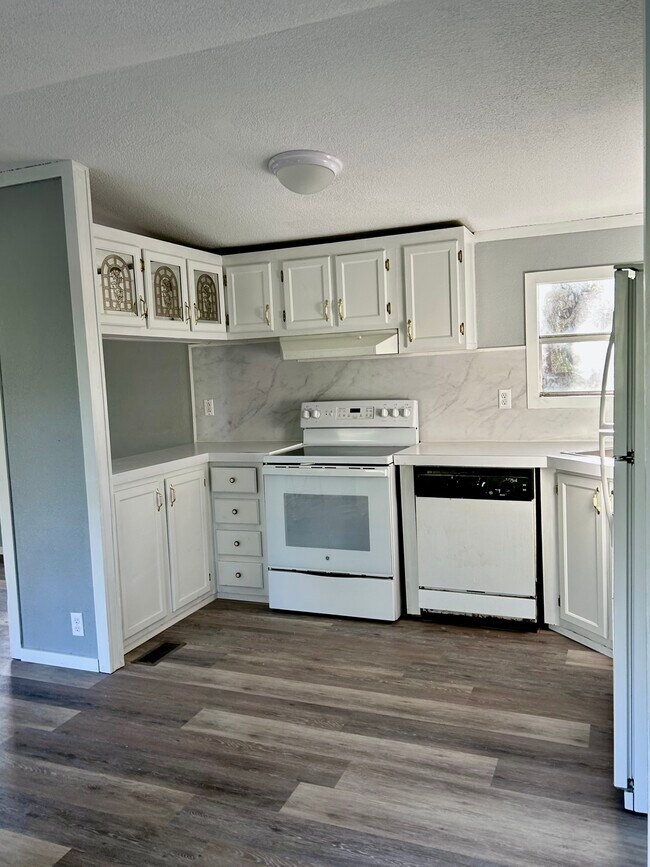 Foto del edificio - 656 County Rd 4614