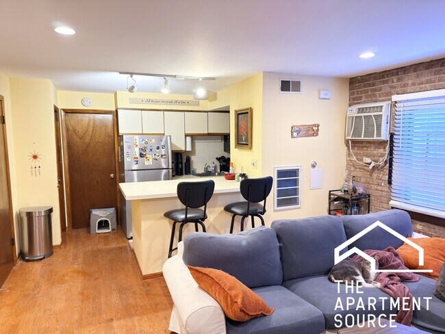 Foto del edificio - 715 W Diversey Pkwy