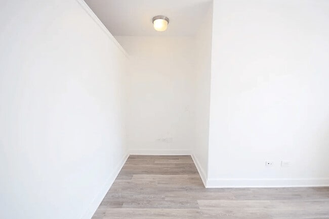 Foto del edificio - 946 W Montrose Ave