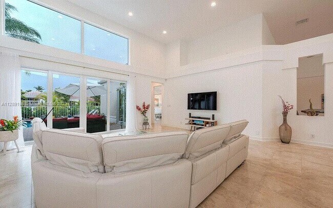 Building Photo - 7121 Dubonnet Dr