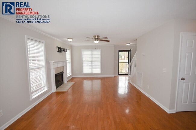 Foto del edificio - Gorgeous all-brick 4BD/2.5BA+Bonus room! Attached garage, bonus room AND loft!