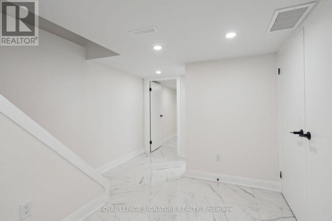 Building Photo - 36 Tennis Crescent