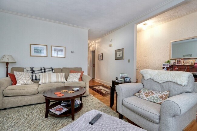 Foto del edificio - 162 Raymond St