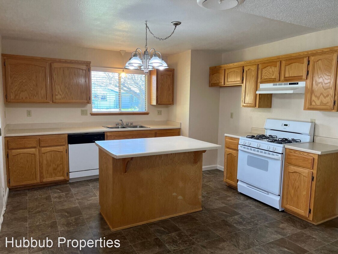 5811 Mountain View Dr