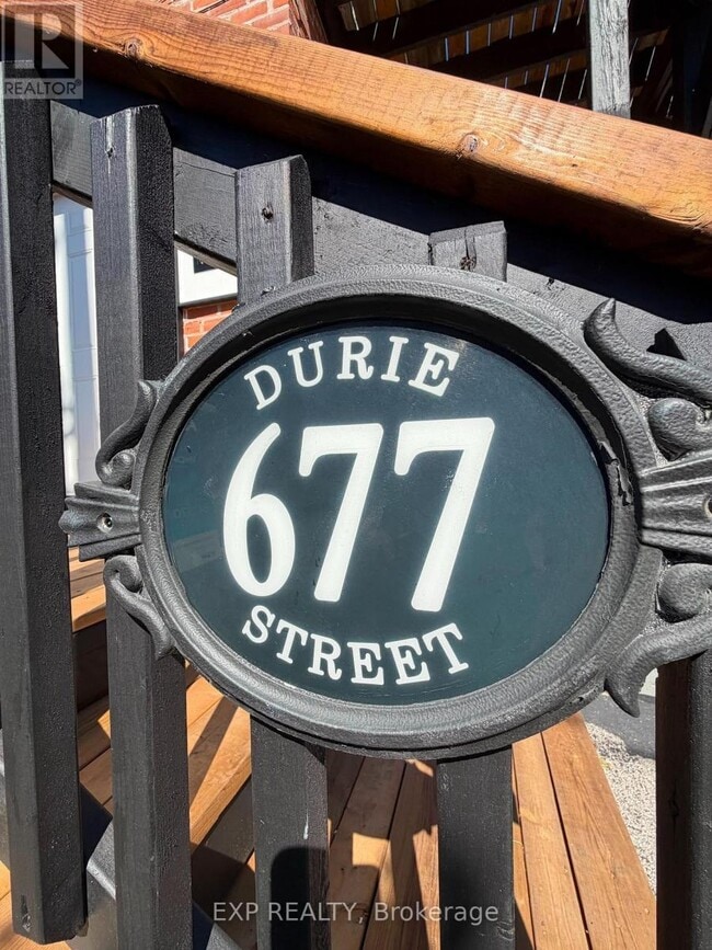 Building Photo - 677 Durie St