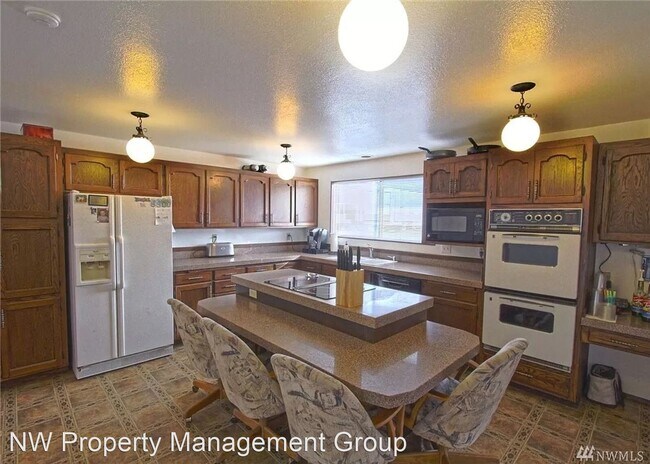 Building Photo - 4 br, 2.5 bath House - 426 N Davies Road