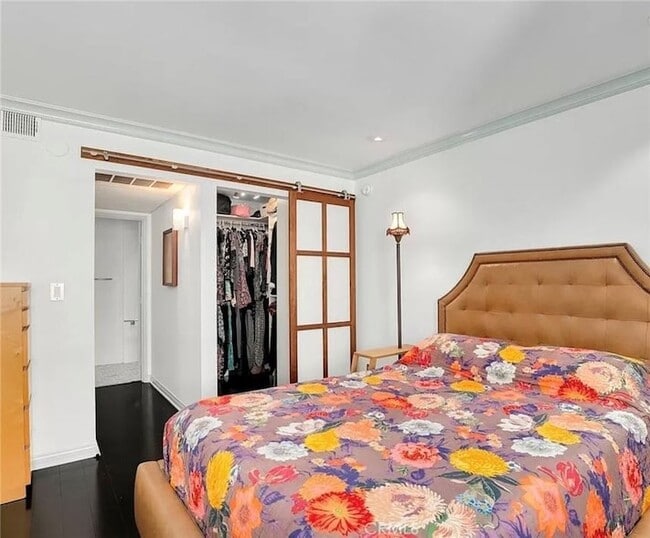 Foto del edificio - 750 Kings Rd