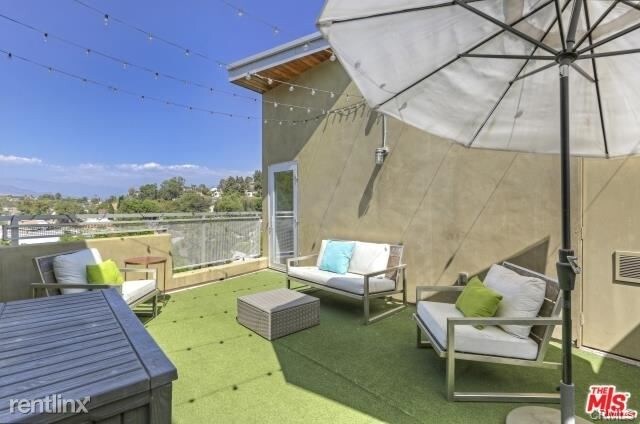 Building Photo - 2 br, 3 bath House - 2508 Hyperion Ave # 103