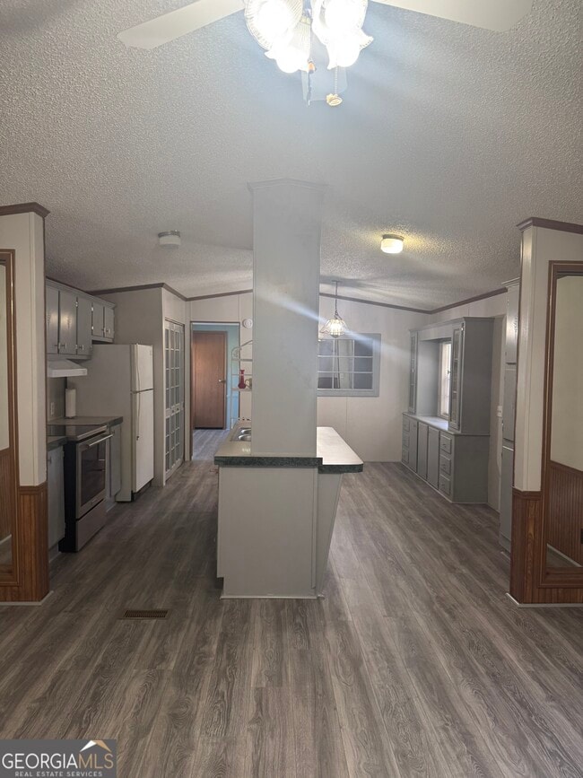 Building Photo - 30 Aaron Dr