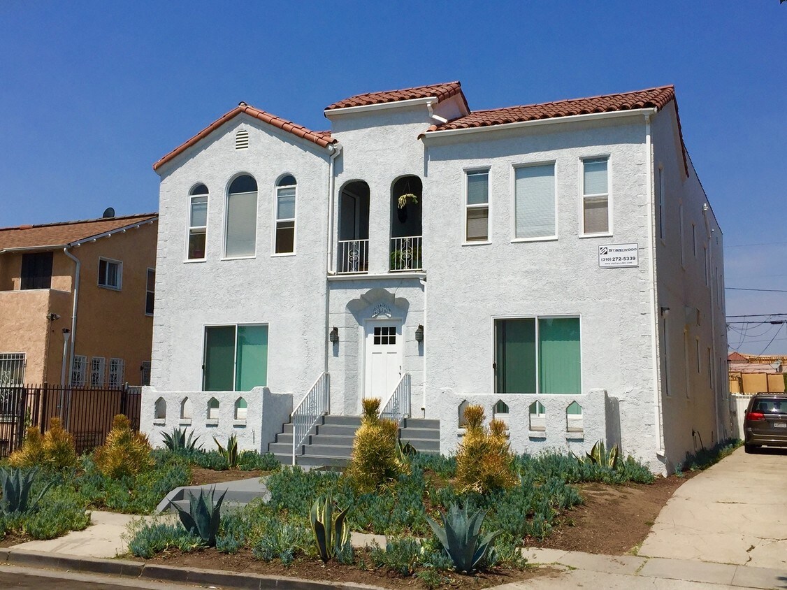 Primary Photo - 1811 S Sycamore Ave, Los Angeles, CA 90019