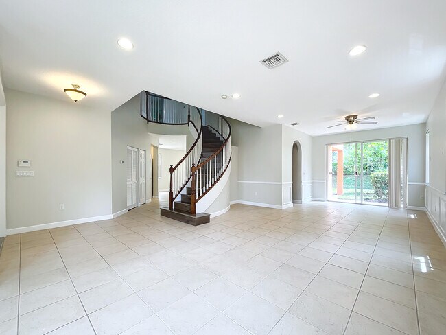Building Photo - 2920 Shaughnessy Dr