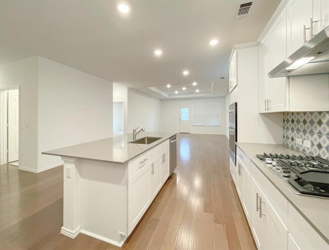 Foto del edificio - 6825 Ellsworth Walk