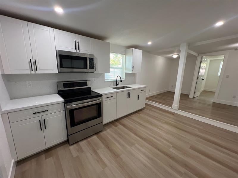 Foto principal - 10540 NW 28th Ave