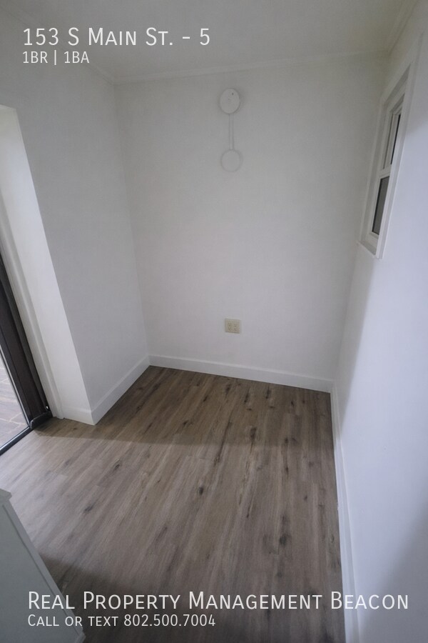 Building Photo - 153 S Main St