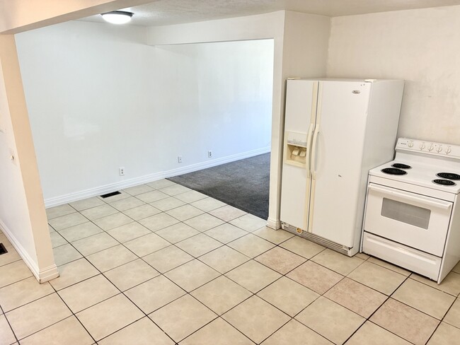 Building Photo - 631 N 120 E