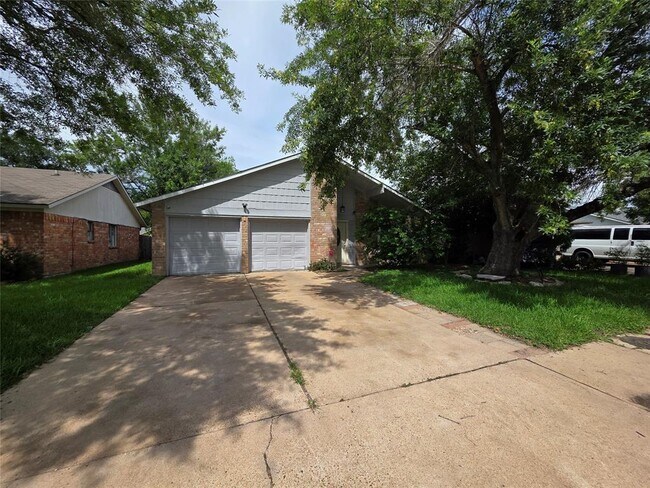 Building Photo - 1115 Rock Canyon Dr