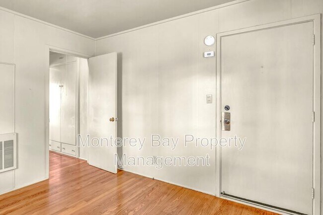 Building Photo - 235 Grove Acre Ave