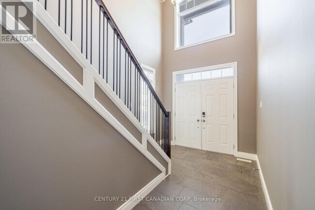 Building Photo - 1690 Beaverbrook Ave