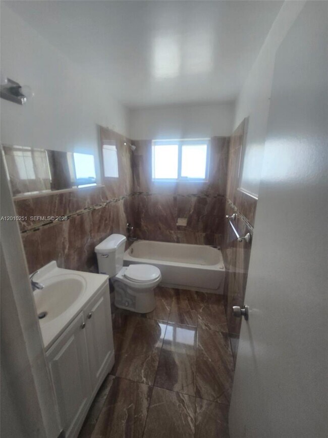 Foto del edificio - 1149 NW 76th St