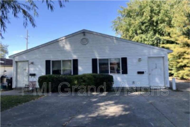 610 Richmond Ave, Mattoon, IL 61938 Condo for Rent in Mattoon, IL