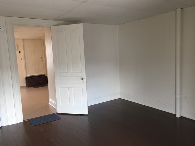 Foto del edificio - 1043 N Duke St