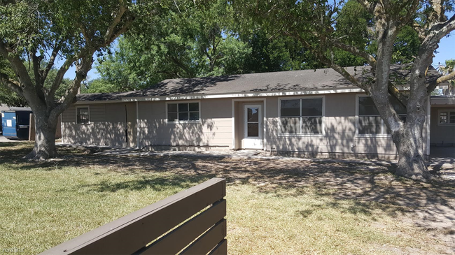 Foto del edificio - 3 br, 3 bath House - 1025 Rio Rico Rd