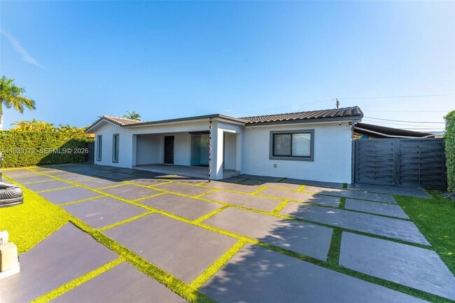 Building Photo - 2845 SW 127th Ave