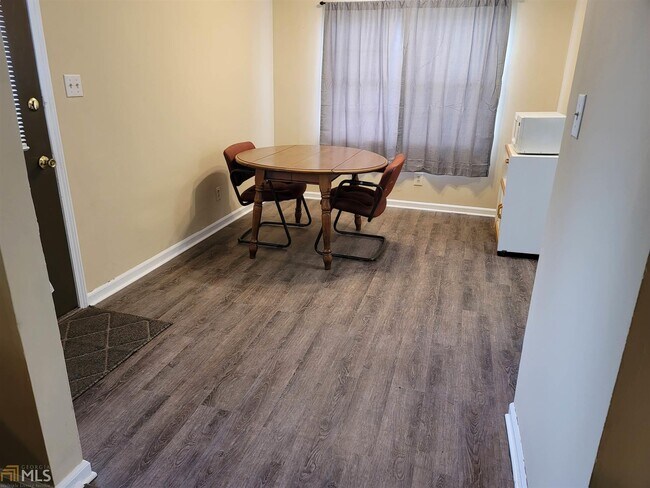 Building Photo - 1206 Creek Forest Ct NW