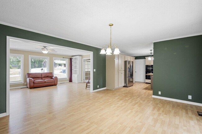 Foto del edificio - 4717 Brentwood Dr