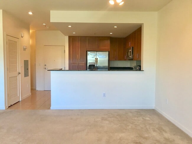 Building Photo - Grand 2 Bedroom Modern Condo in Prime NOPA...