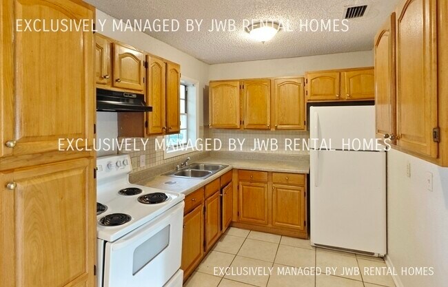 Foto del edificio - 10654 Dodd Rd