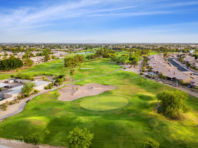 Foto del edificio - 8301 W Escuda Dr