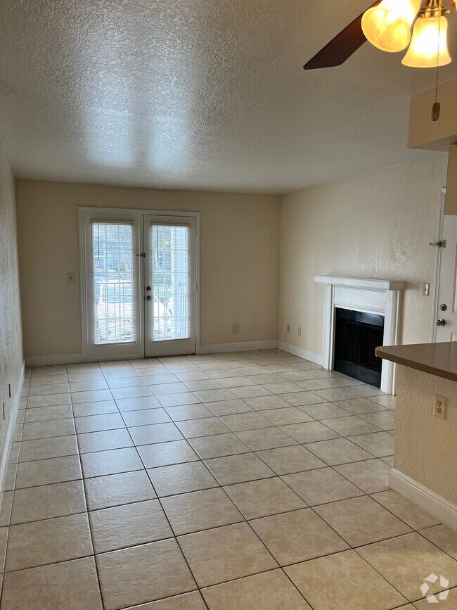 Apartments near 2550 N Alafaya Trail