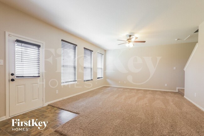 Foto del edificio - 2718 Briar Breeze Dr
