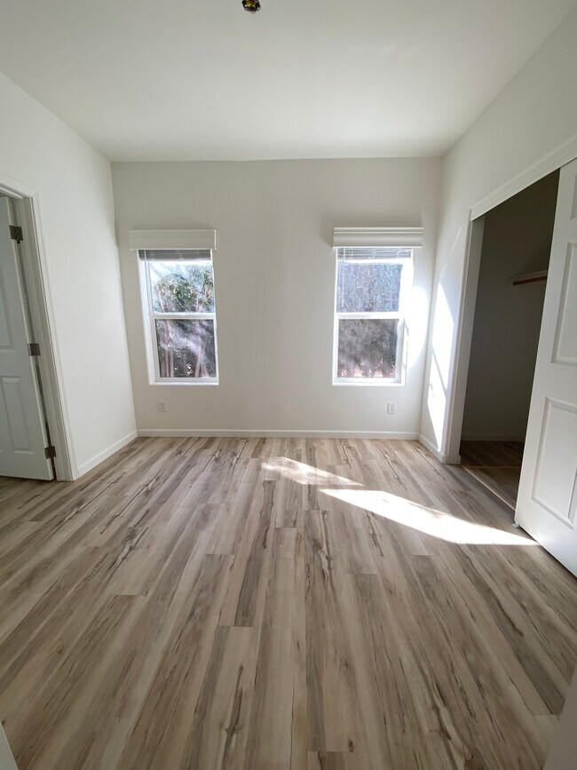 Building Photo - 430 Yosemite Dr
