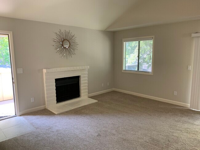 Living room - 5699 Makati Cir