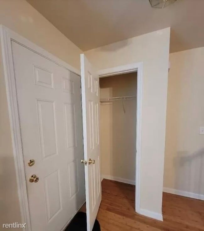 Building Photo - 2 br, 2.5 bath House - 1843 Devon Dr SW