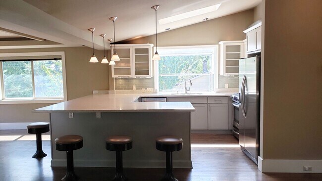 Foto del edificio - Great 3bd 2 bath in Heart of Gig Harbor