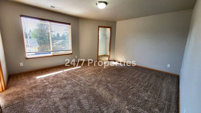 Foto del edificio - *FIRST MONTH FREE* Charming 4 BD | 2.5 BA ...