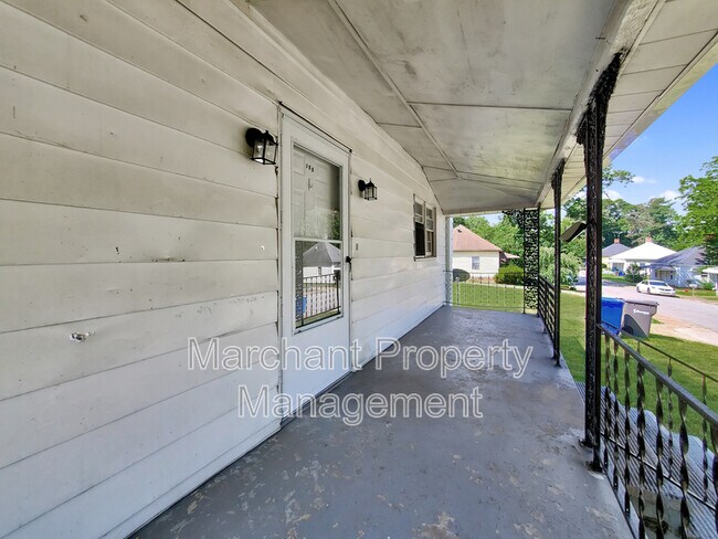Building Photo - 355 Farley Street